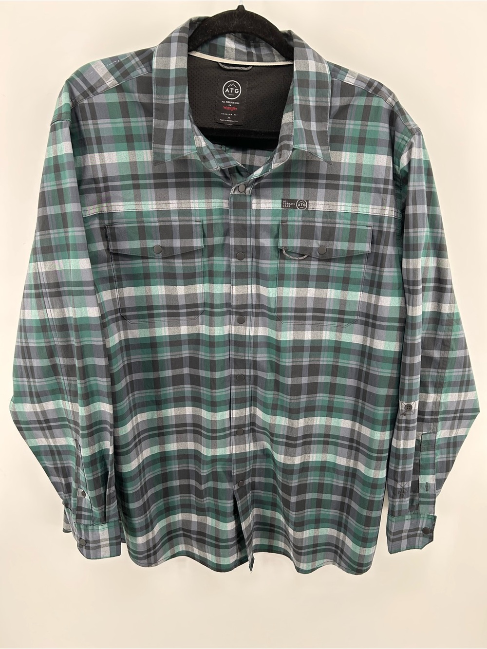 Wrangler Men’s Green and Gray Plaid Button-Down Shirt